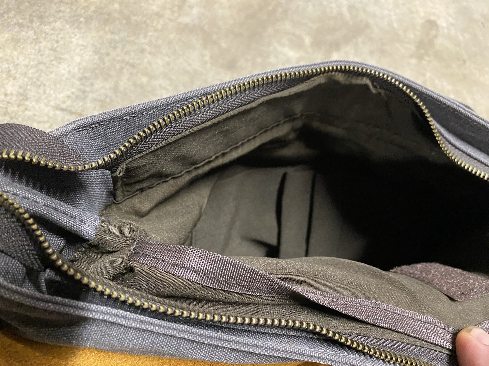 WOWBOX Brown Messenger Bag Adjustable Strap Magnetic Zip Inner Outer Pockets