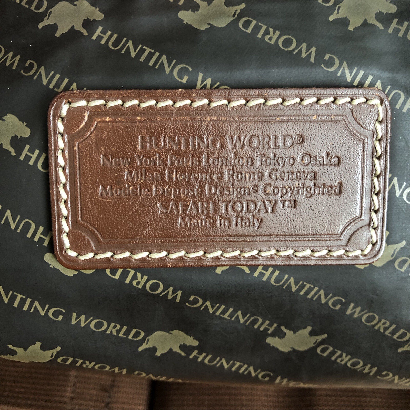 Hunting World Authentic RARE Shoulder Canvass Leather Brown Tan Messenger Bag