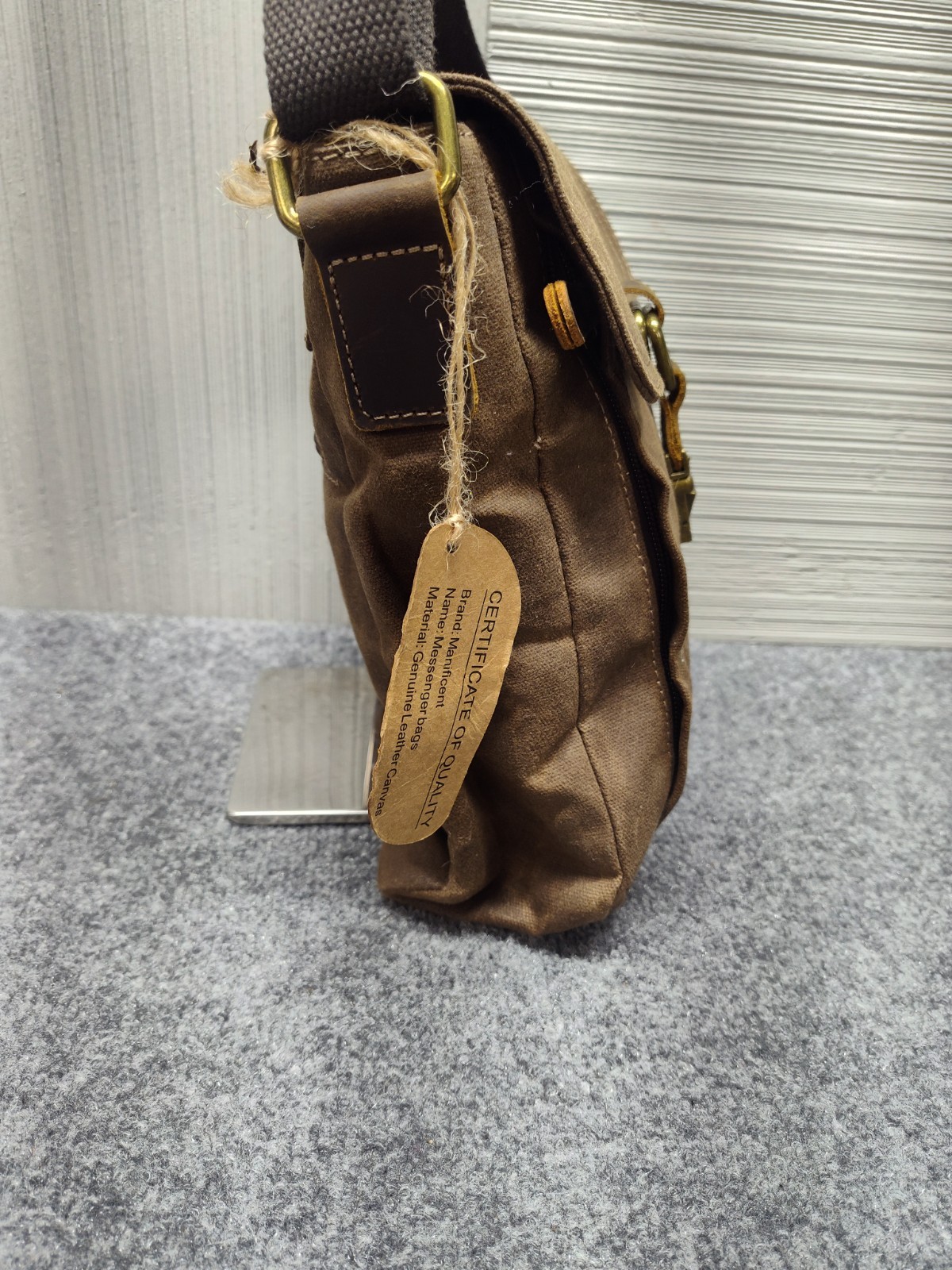 Manificent Men Messenger Bag Brown Black Strap Buckle Lined Back Pocket Outdoor