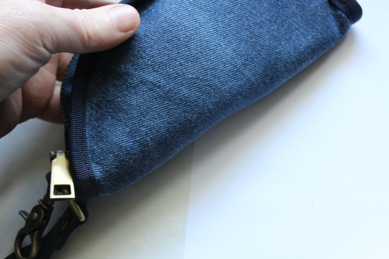 Blue Small Wristlet Pouch, Zip Closure, Key Clip Keyring, Unisex Adults