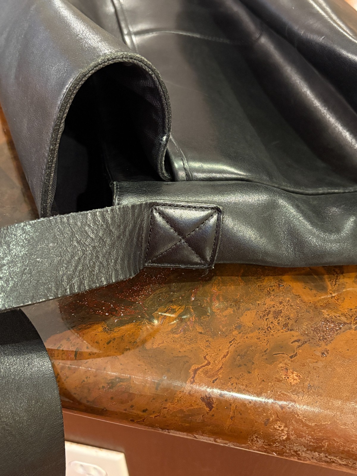 GAP Vintage Black Glossy Cow Leather Messenger Bag Crossbody Strap 15″X 12″x4.5″