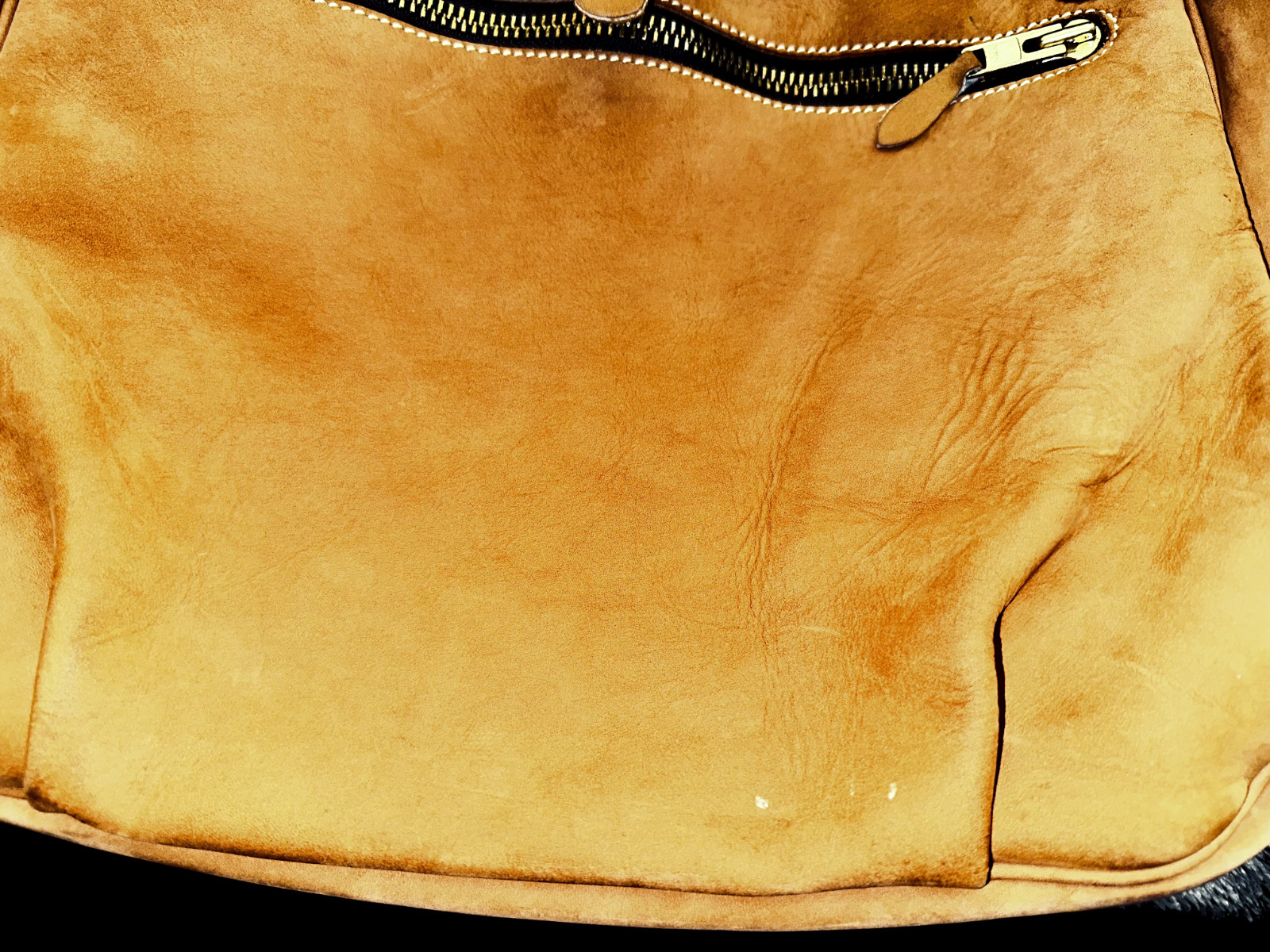 “THE J PETERMAN COMPANY” Saddle Tanned Leather Messenger Satchel Bag