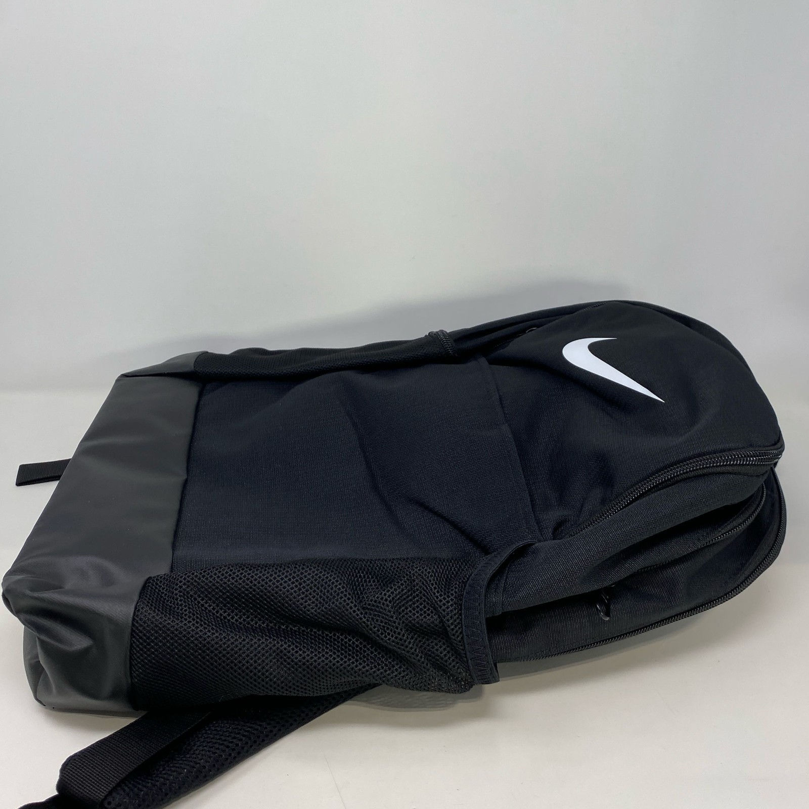 Nike Brasilia 9.5 Training Backpack Black/White Medium 24L