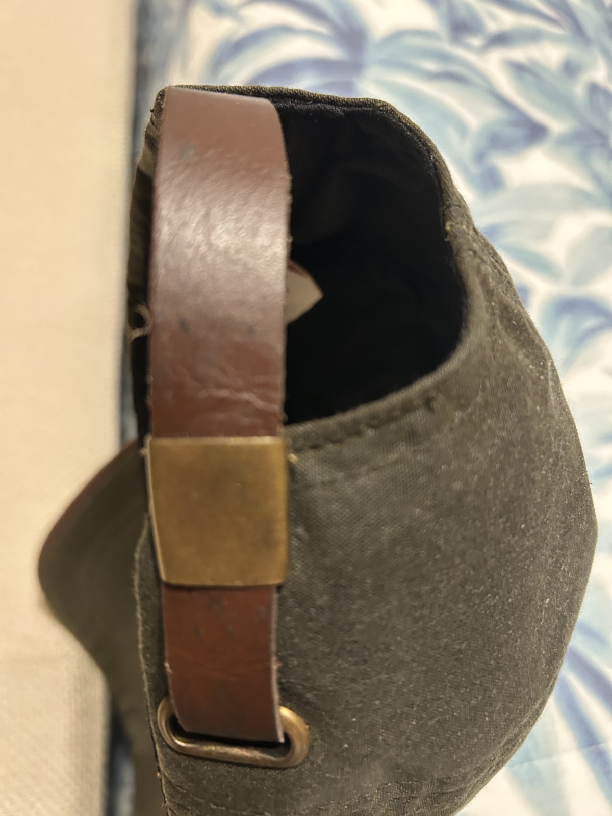 Genuine Leather Shoulder Sling Bag for Men Dk Brown W/Matching Hat NEW