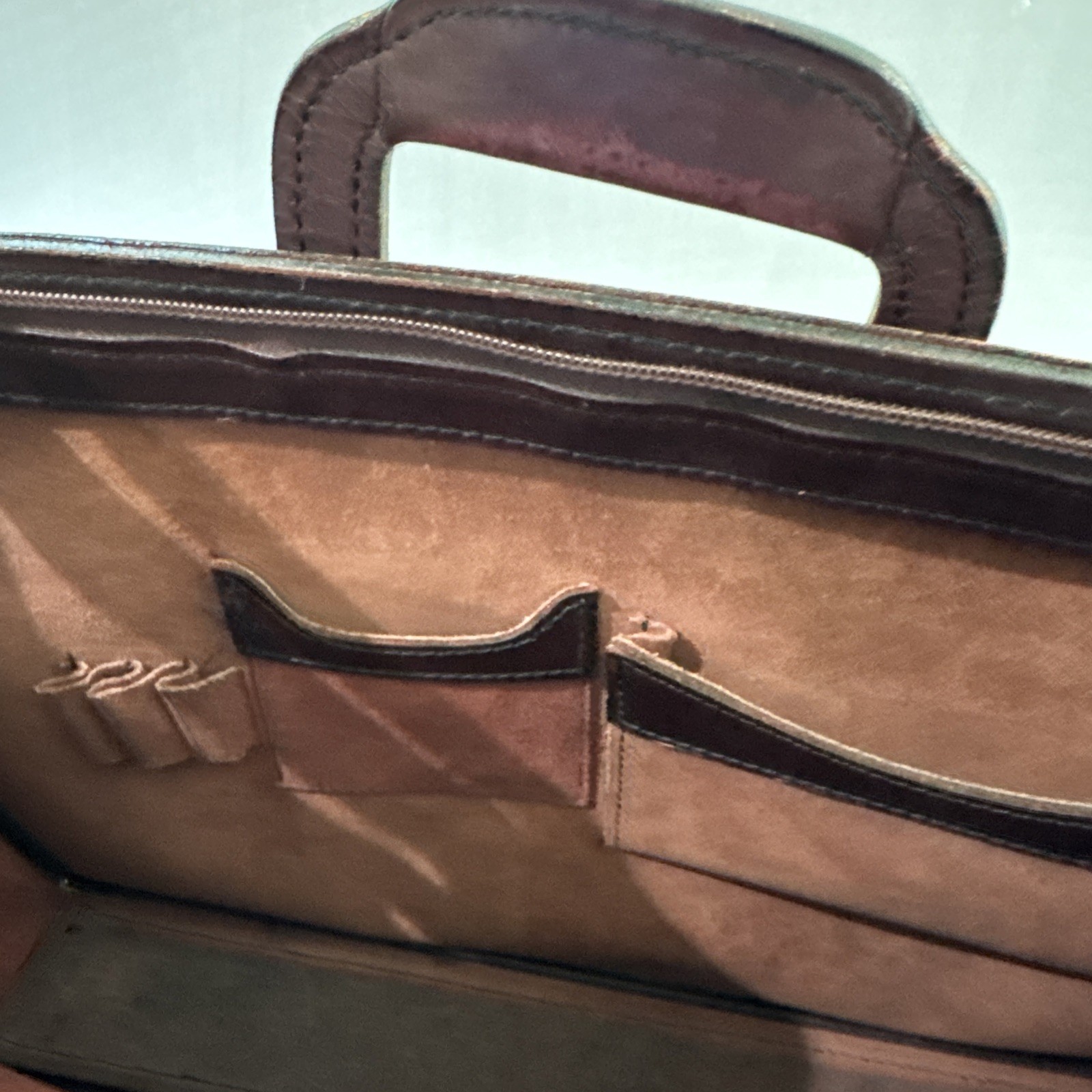 Hartmann Leather Folio, Briefcase, Handles. 16.5″ X 11″