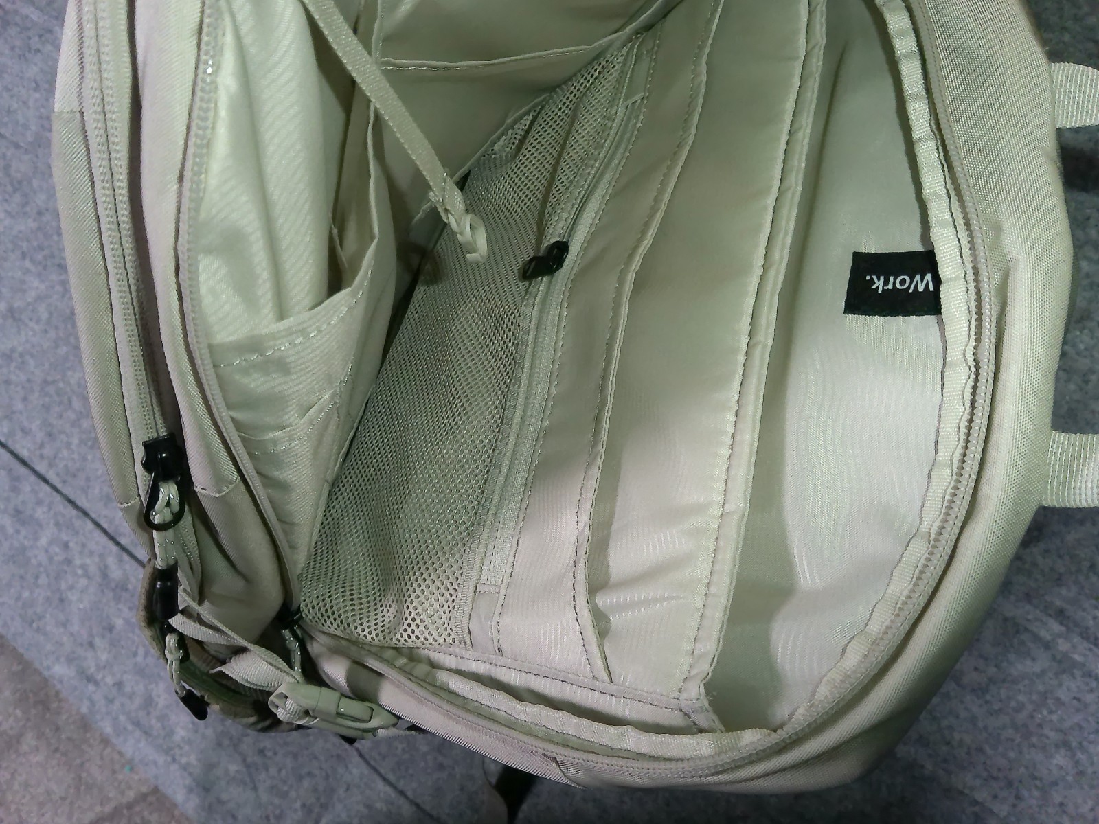 Thule Backpack Brown Tan Travel Work Laptop Organizer Daypack Bag with Safezone