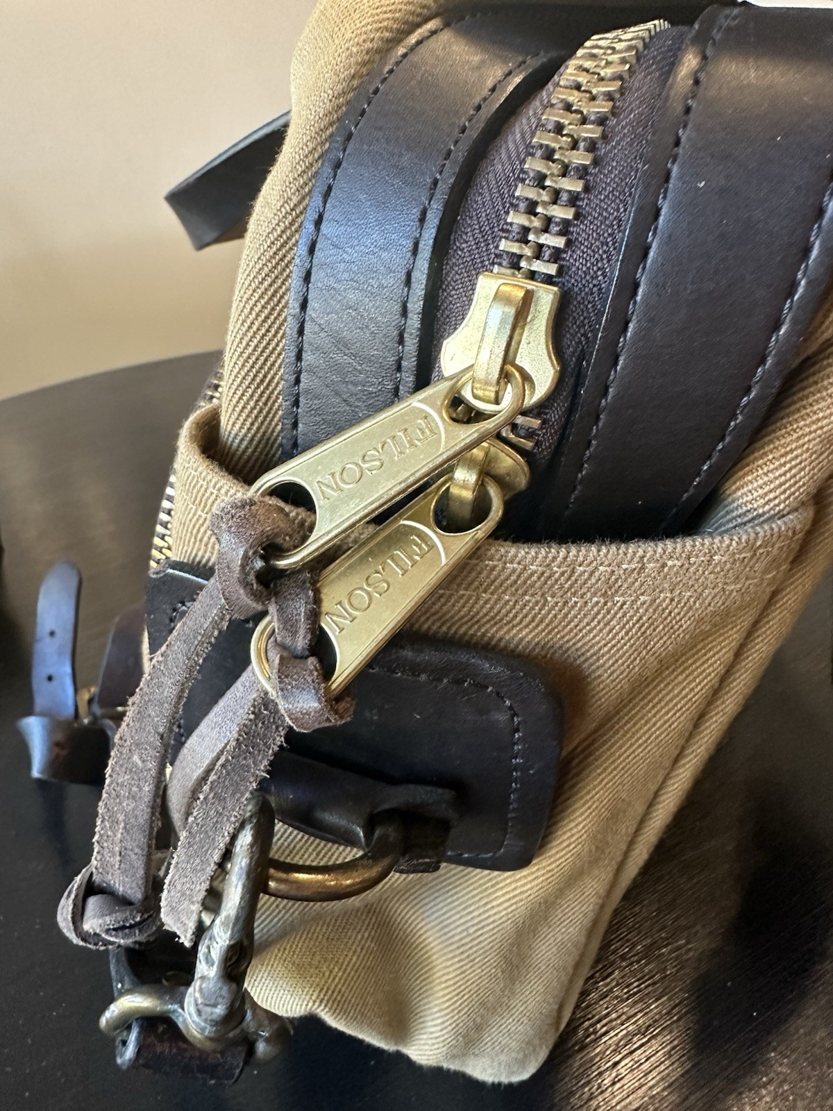 Filson Computer Briefcase Style 258 Excellent Condition. Dark tan rugged twill