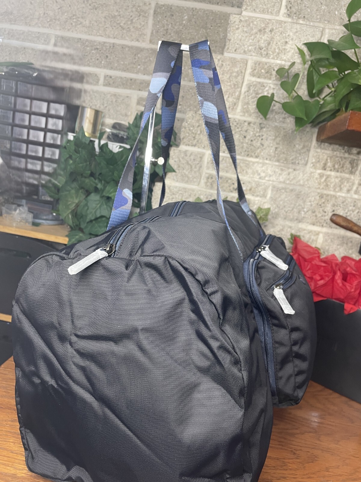 NWT TUMI NAVY CAMO BLACK PACKABLE DUFFLE FOLDABLE DUFFEL TOTE BAG TRAVEL CARRYON