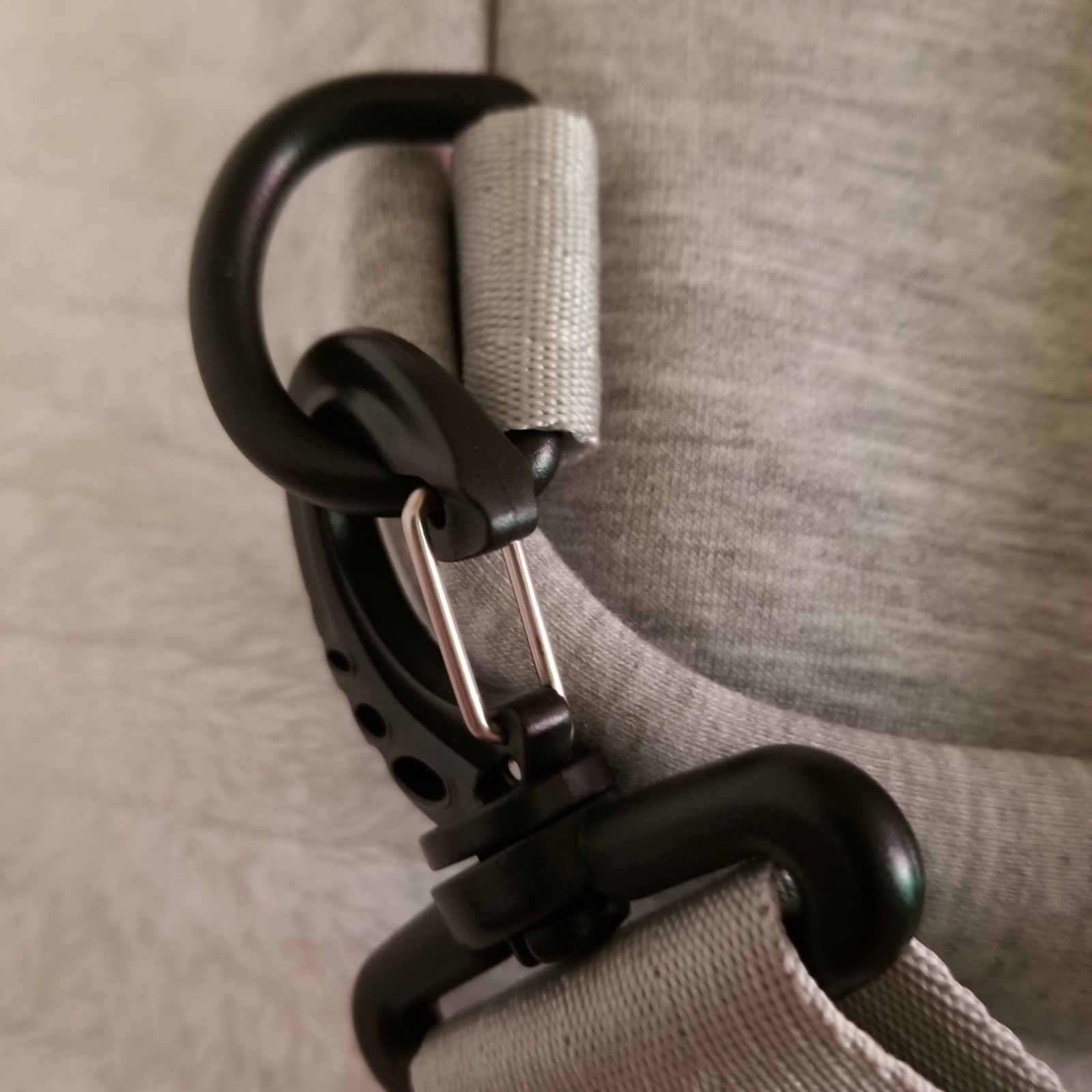 Puma Clubhouse single strap pack 12×6.75×2 gray polyester rayon spandex zip