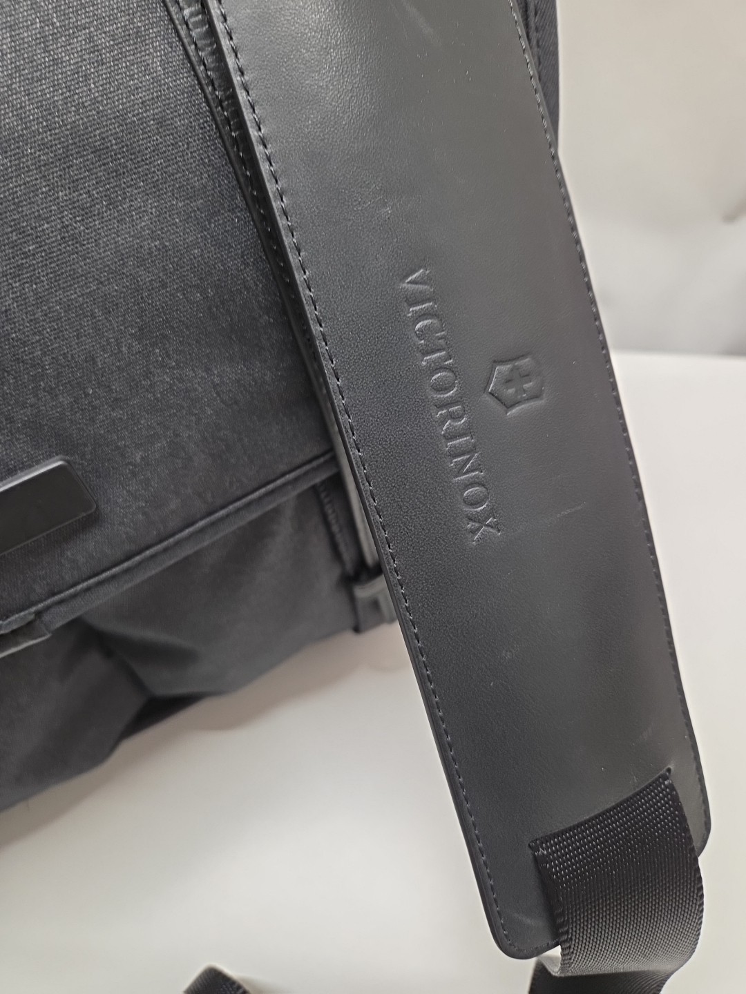 Victorinox Messenger Bag Dark Gray