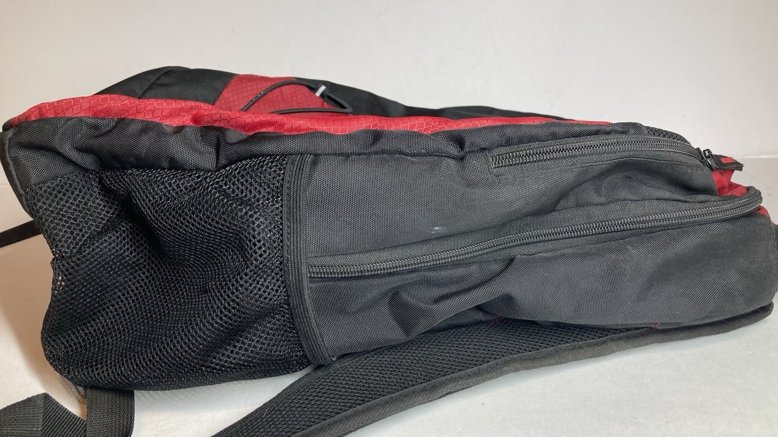 Reebok Red Black Backpack School Bag Sports Bag Bookbag Hiking Bag Standard Size