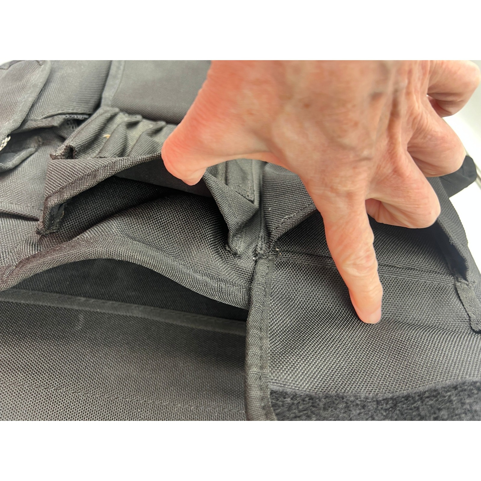 Duluth Trading Co Black Ballistic Nylon Messenger Field Laptop Bag Organizer