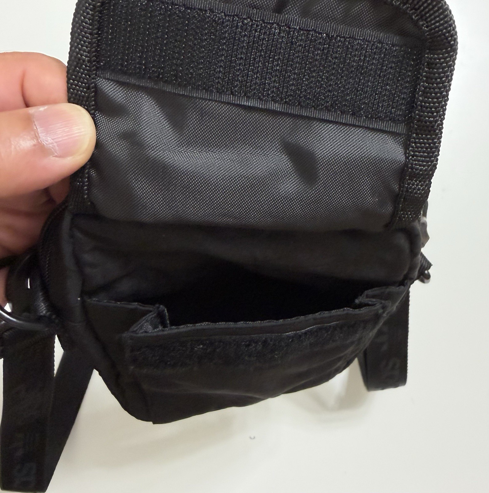 adidas Black Small Crossbody Bag Zip Adjustable Strap Outer Pockets
