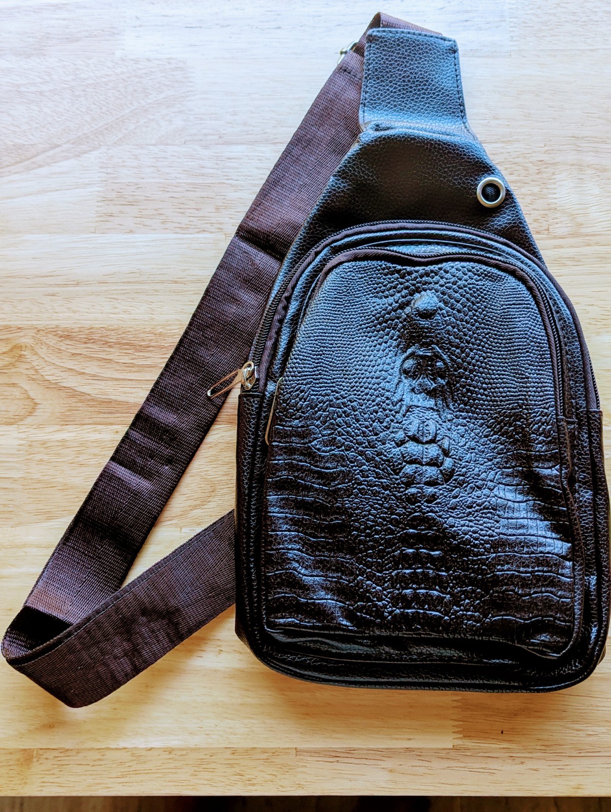CHESTBAG-EARPHONE HOLE-crossbody bag-leather-travel bag-unisex bag-CROCODILE