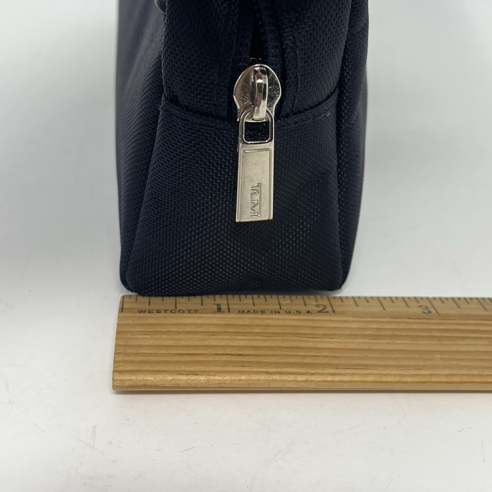 TUMI FOR DELTA DARK BLUE SMALL TRAVEL BAG Amenity Case Zip Pouch