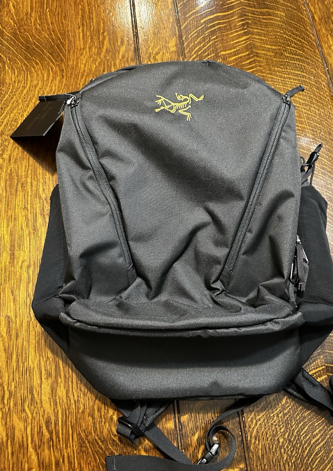 Arc’teryx Backpack Mantis 26 Backpack Black Gold Logo 26 Litre Backpack Rare