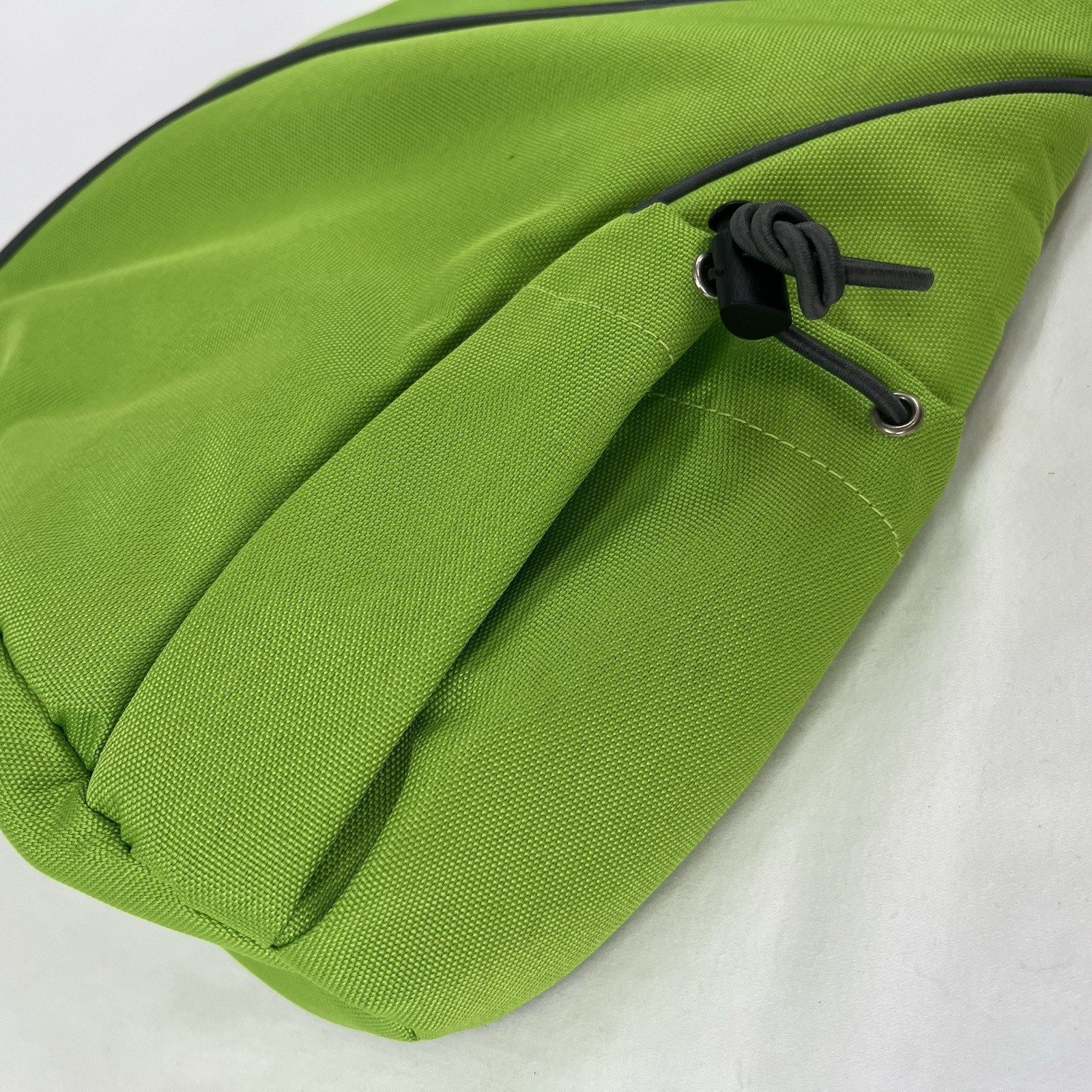 LIME GREEN INSULATED SLING PACK BAG SMALL 10X13X3 Hiking Gear Park Picnic