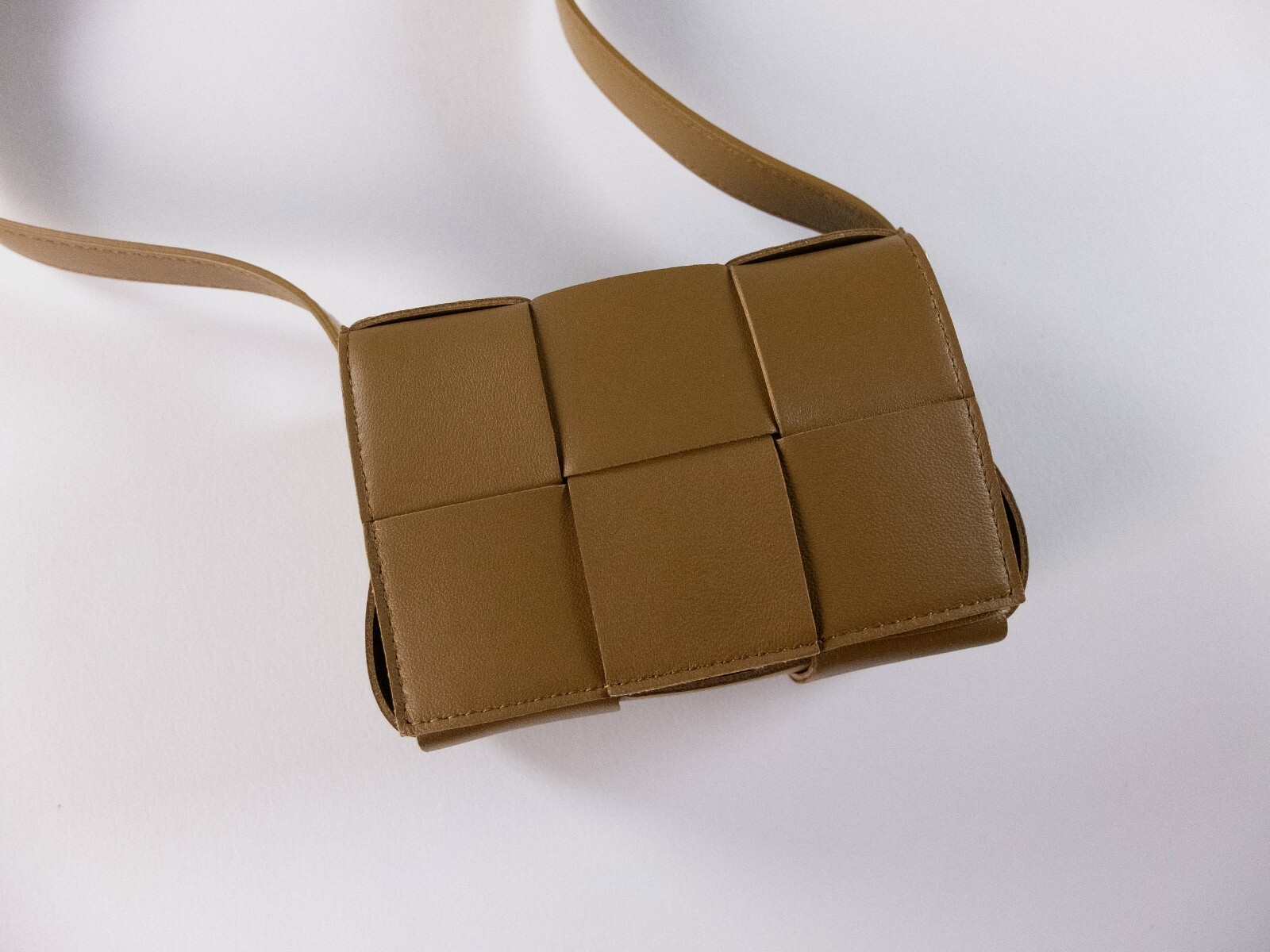 (NO CUSTOMS TAX) BOTTEGA VENETA Candy Cassette mini brown crossbody leather bag