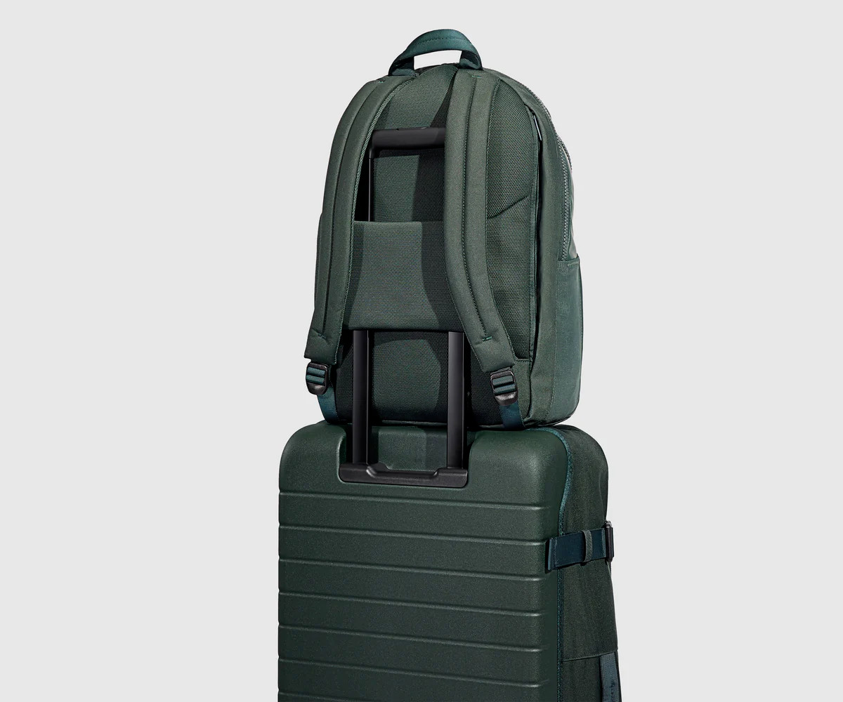 New in Box, Original Packaging: AWAY Active Backpack 26L – Color Forest Green