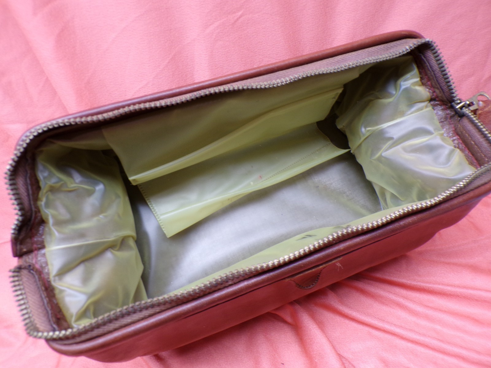 Vintage Bosca Brown Leather Utili-Kit Zip-up Toiletry Shaving Bag ~ has damage