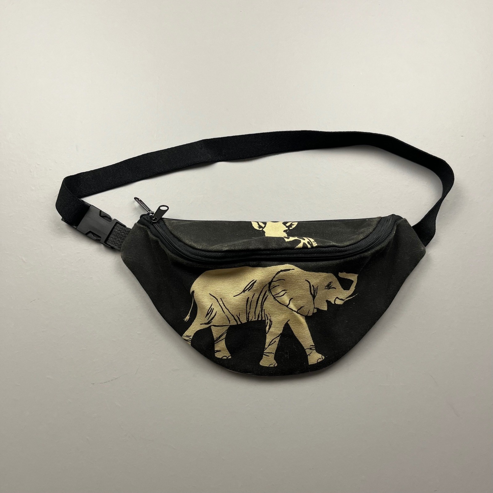 Travel Tales Fanny Pack Unisex OS Black Safari Elephant Zebra Giraffe Canvas Bag