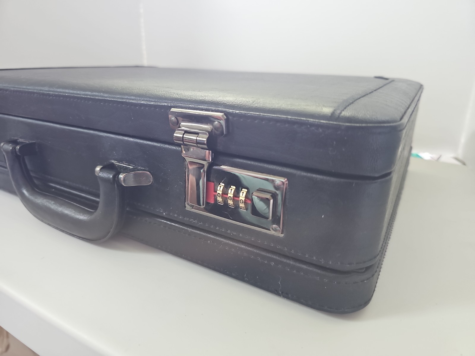 Business Class Black Hard Side Briefcase 17″×12″×4″ Faux Leather Work, Play Prop