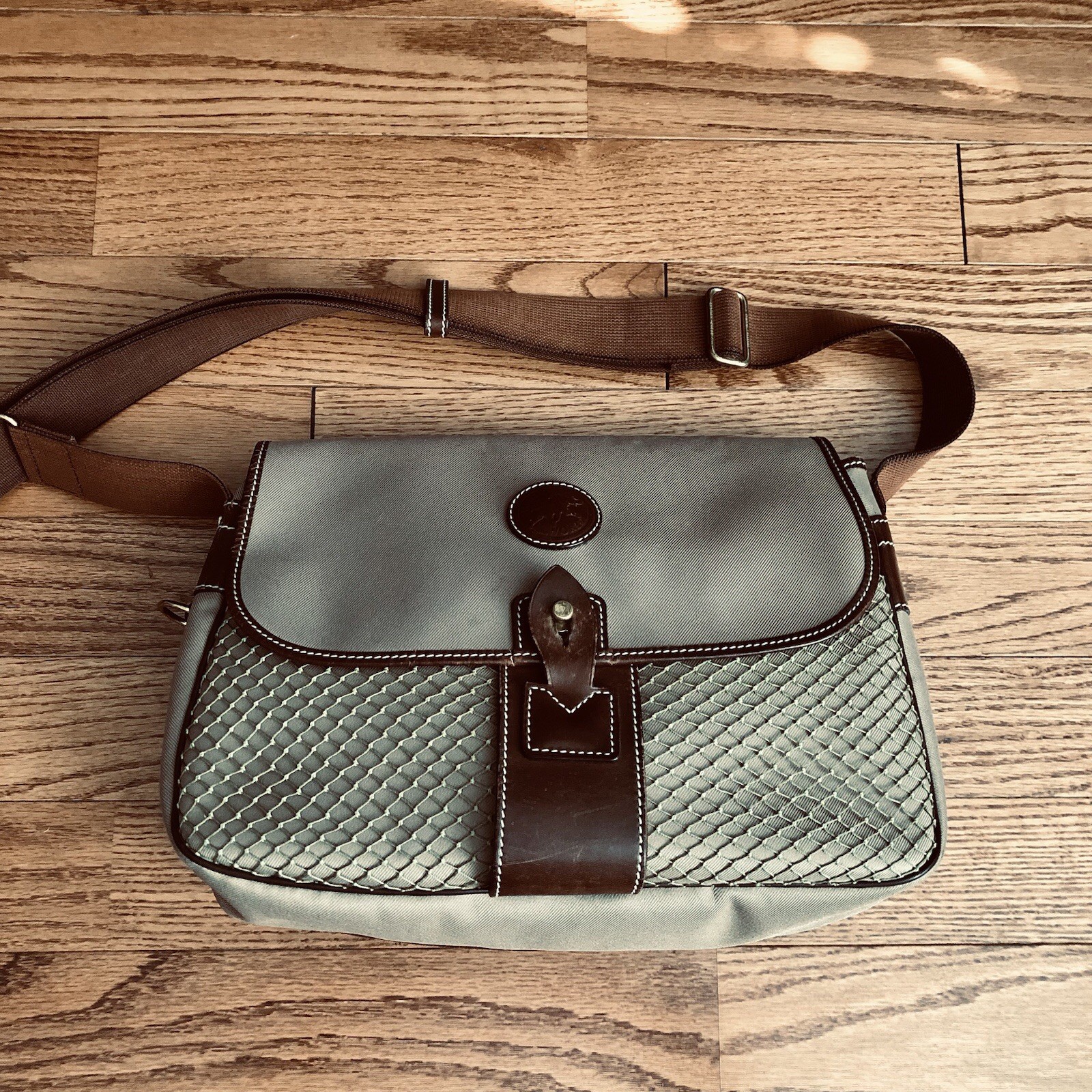 Hunting World Authentic RARE Shoulder Canvass Leather Brown Tan Messenger Bag
