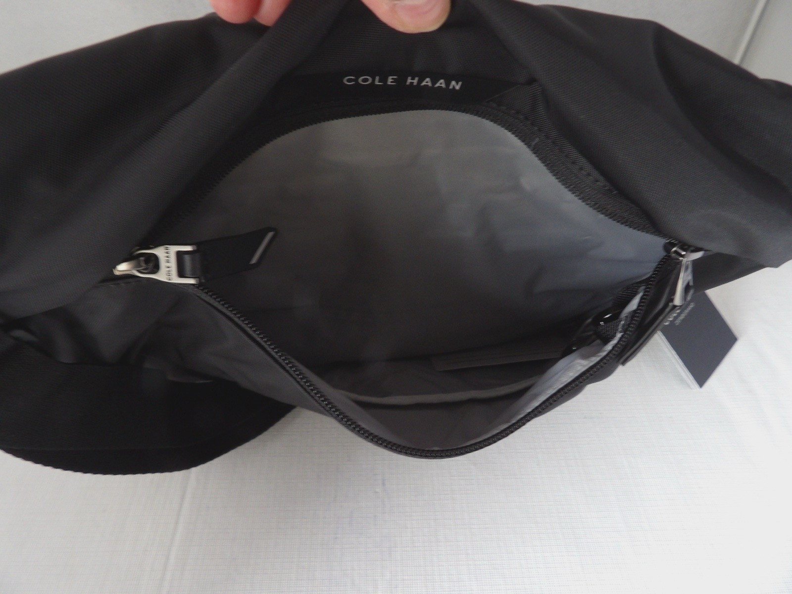 NWT Authentic COLE HAAN ZEROGRAND CENTRAL Black Nylon Men’s Sling Bag Unisex