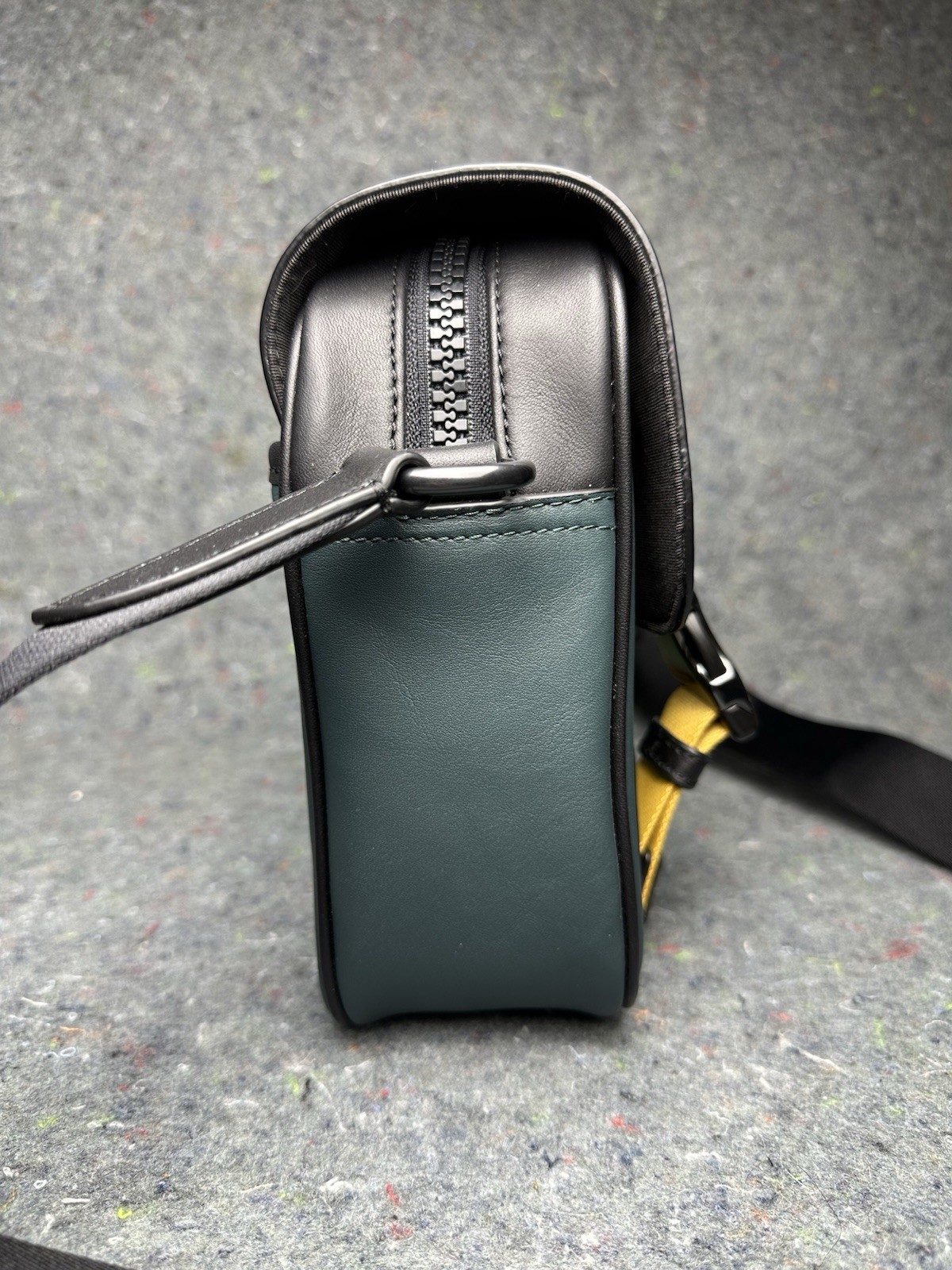 Coach League Messenger Crossbody Bag Green Black Leather Colorblock Style C6557