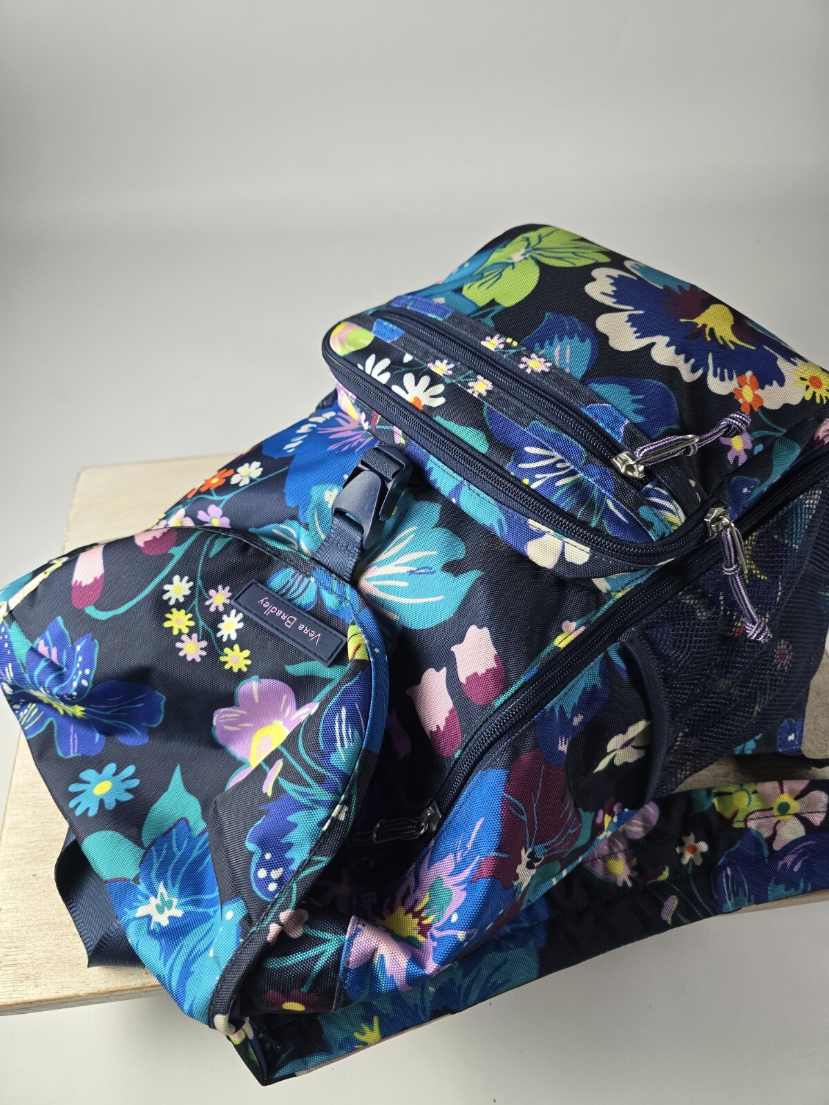 VERA BRADLEY Lighten Up Firefly GARDEN Backpack Drawstings Buckle Flowers Floral