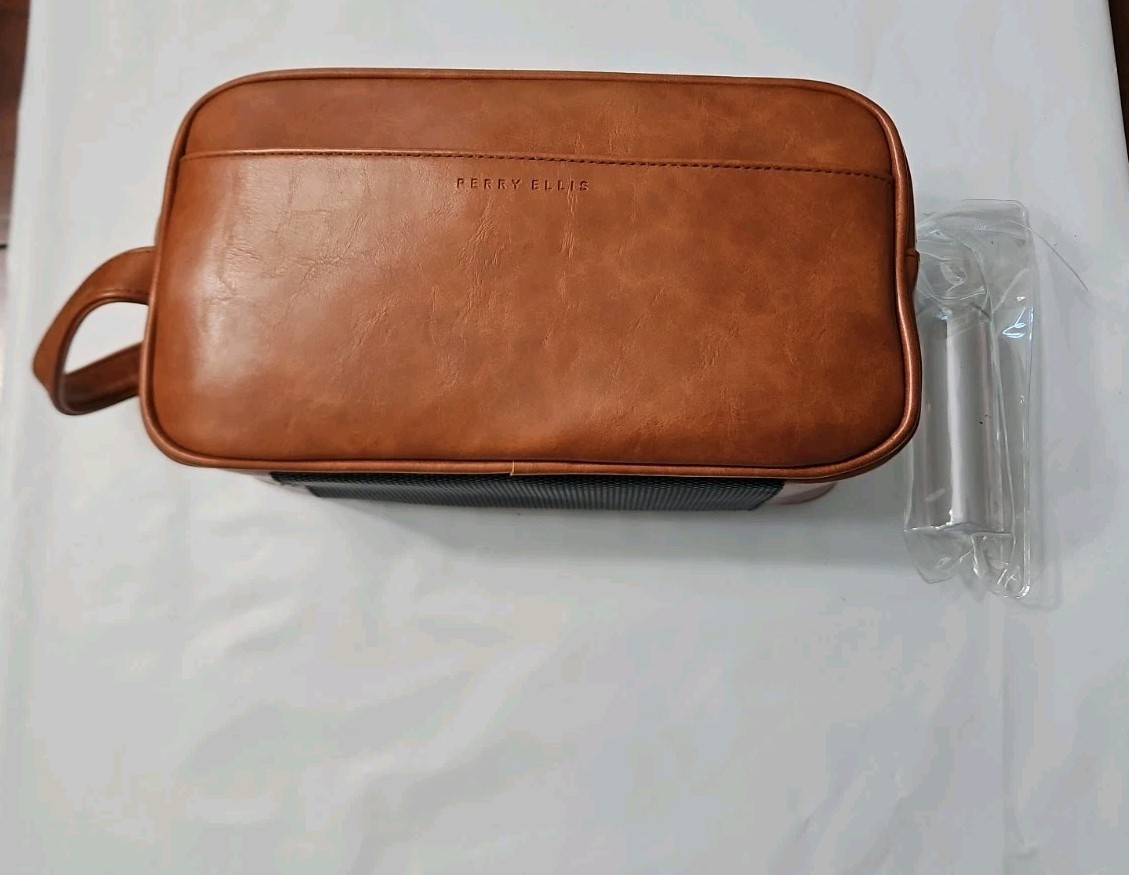 PERRY ELLIS PORTFOLIO Men’s Dark BrownTravel Kit W/Travel Bottle & Handle Read