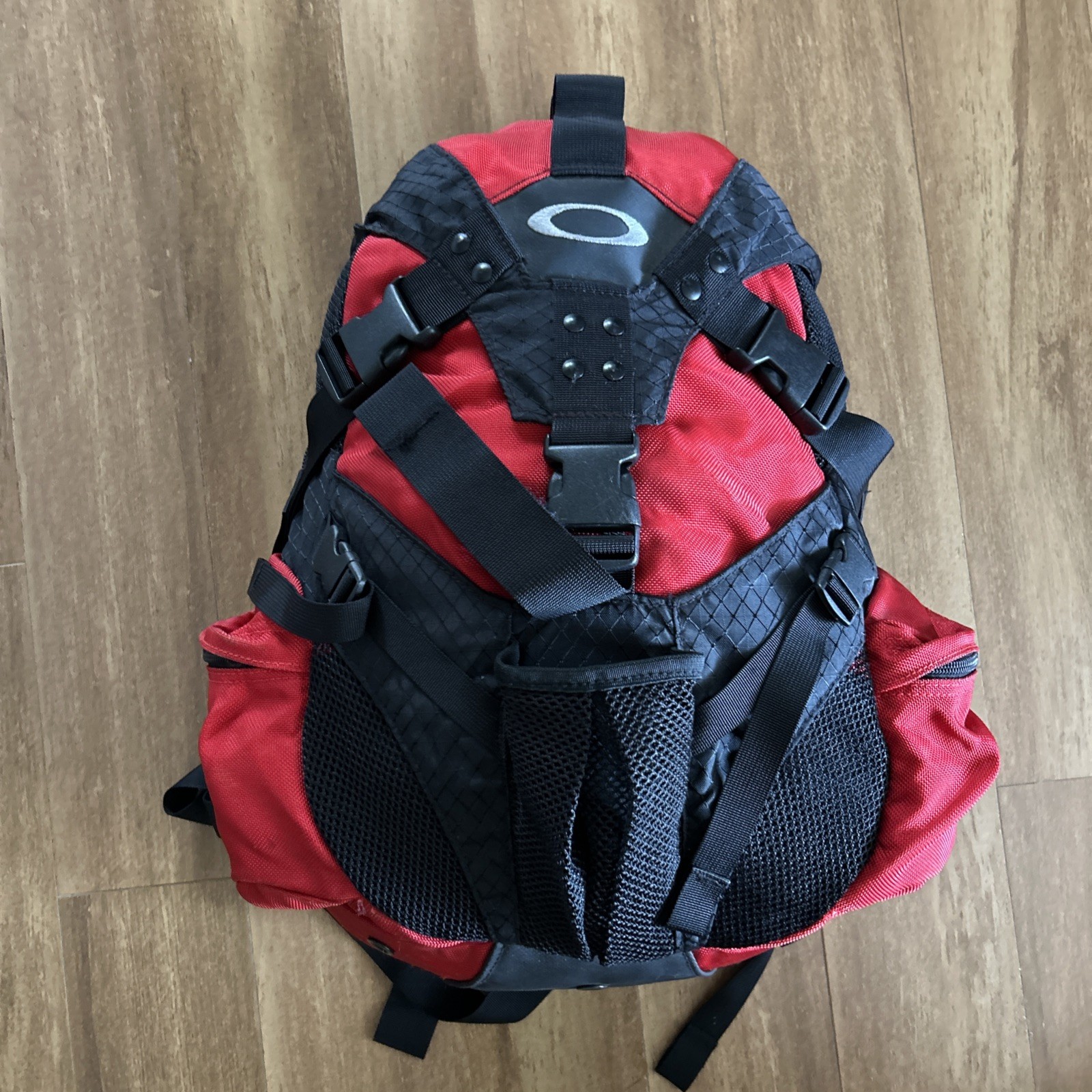 Vintage Oakley Icon Black/Red Backpack