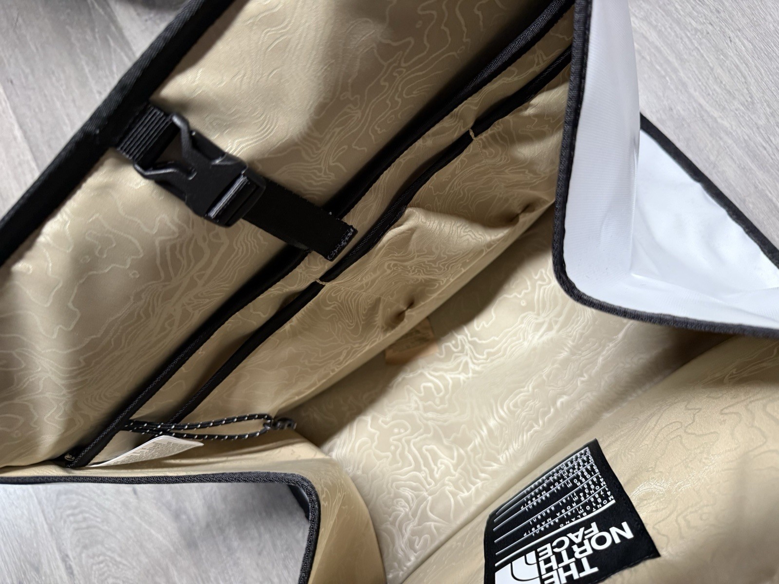 The North Face Base Camp Tote Bag Sample – TNF White/Black $175 MSRP