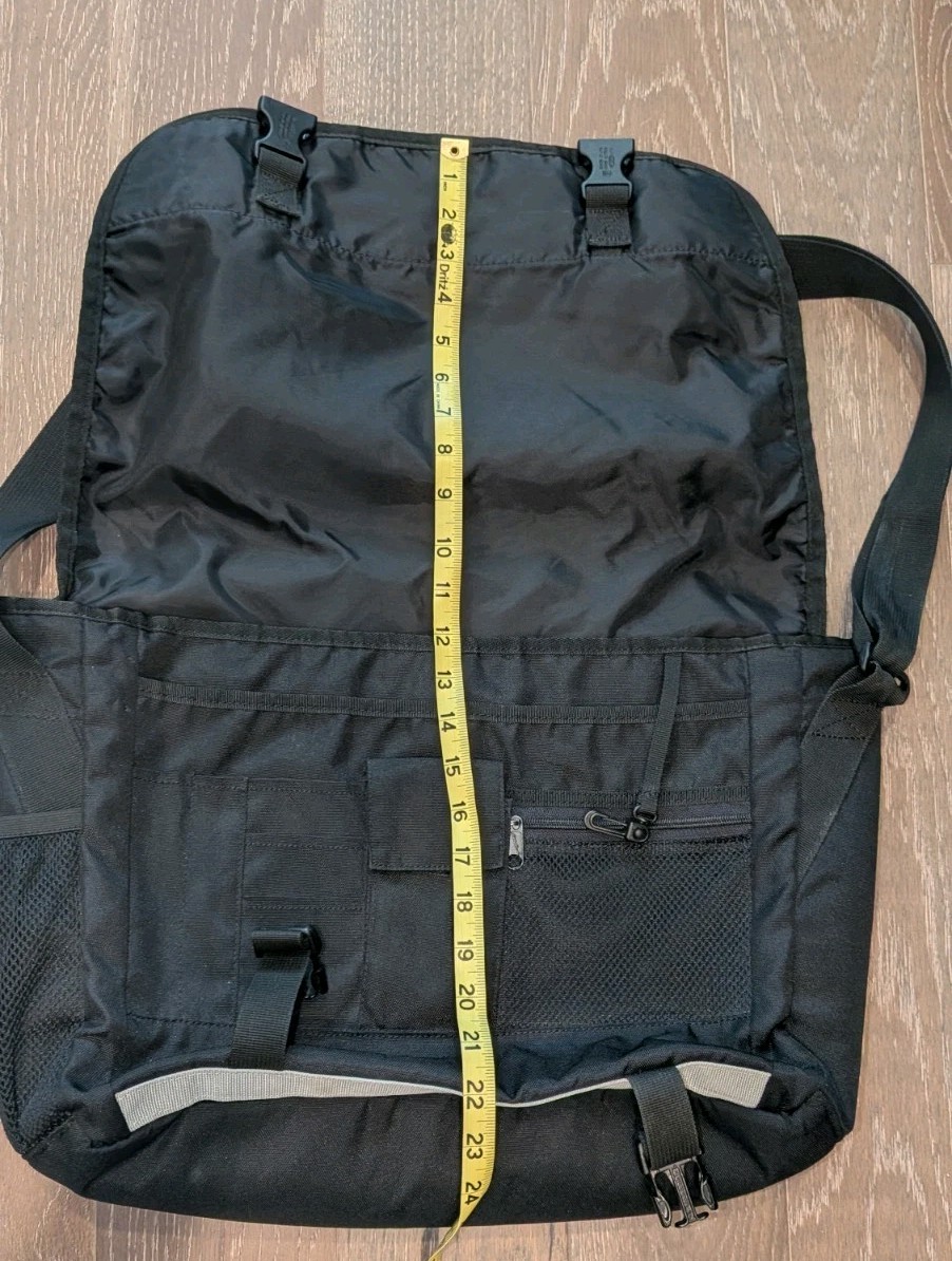 EDDIE BAUER Messenger Laptop Shoulder Bag Black & Maroon Nylon 13″x20″