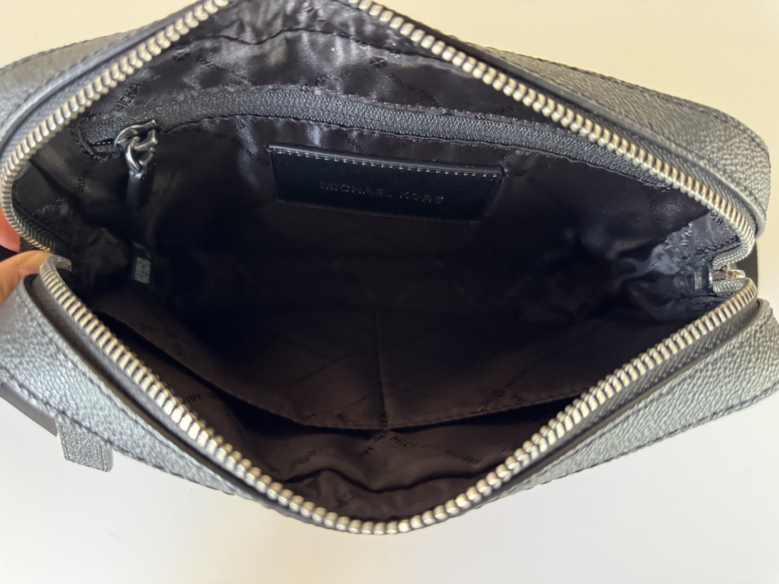Michael Kors Cooper Utility Crossbody Flight Bag MK Black/Dark Raspberry