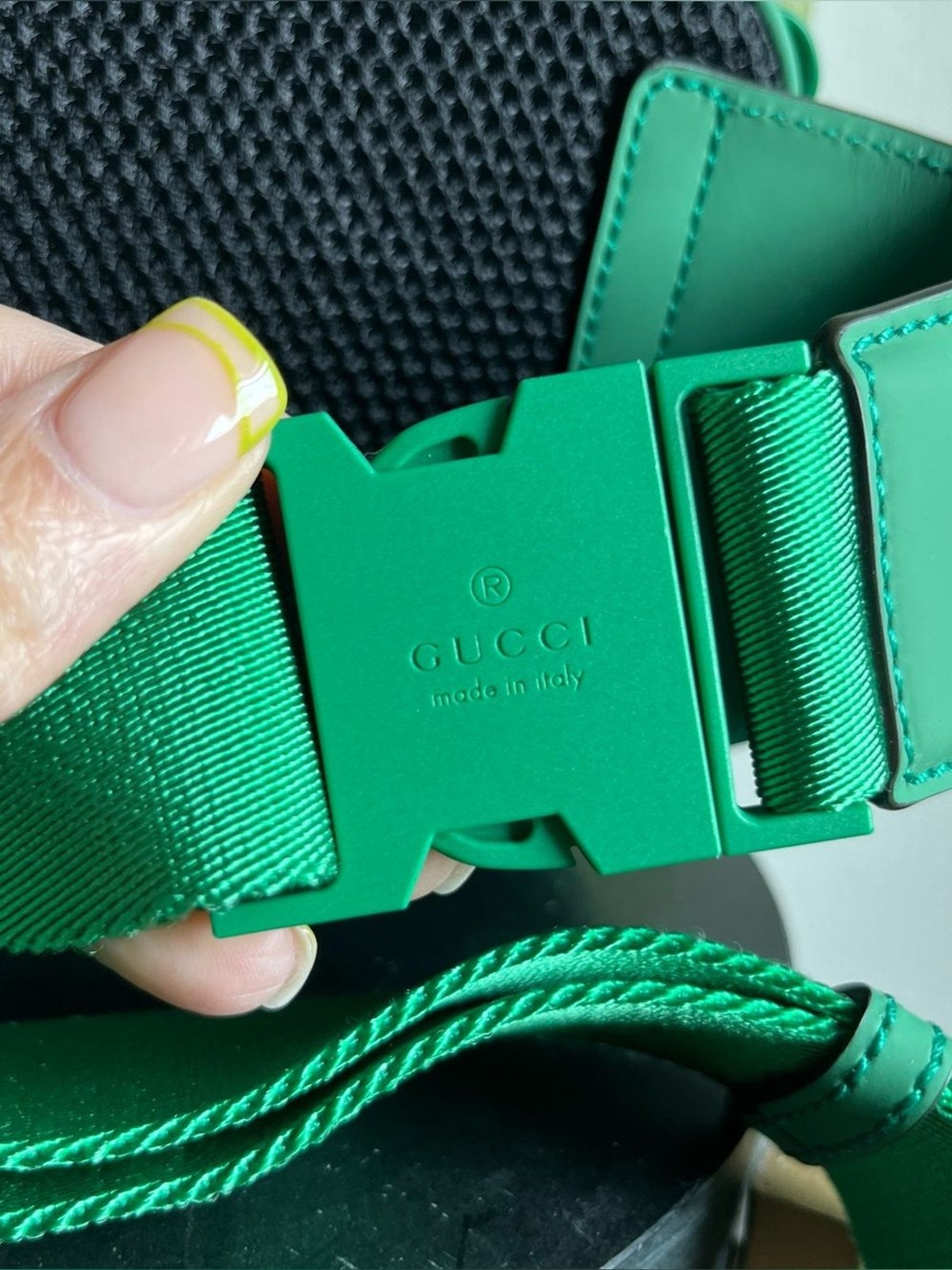 NEW Gucci GG Leather Rubber-Effect Crossbody/Belt Bag – Green – Size 100