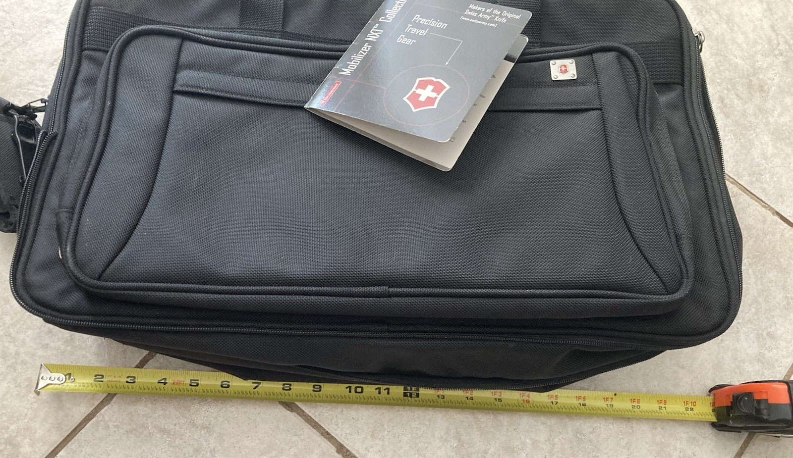 Victorinox 3207IN Black 2-Zip Expandable Overnighter Travel Bag 22x15x4