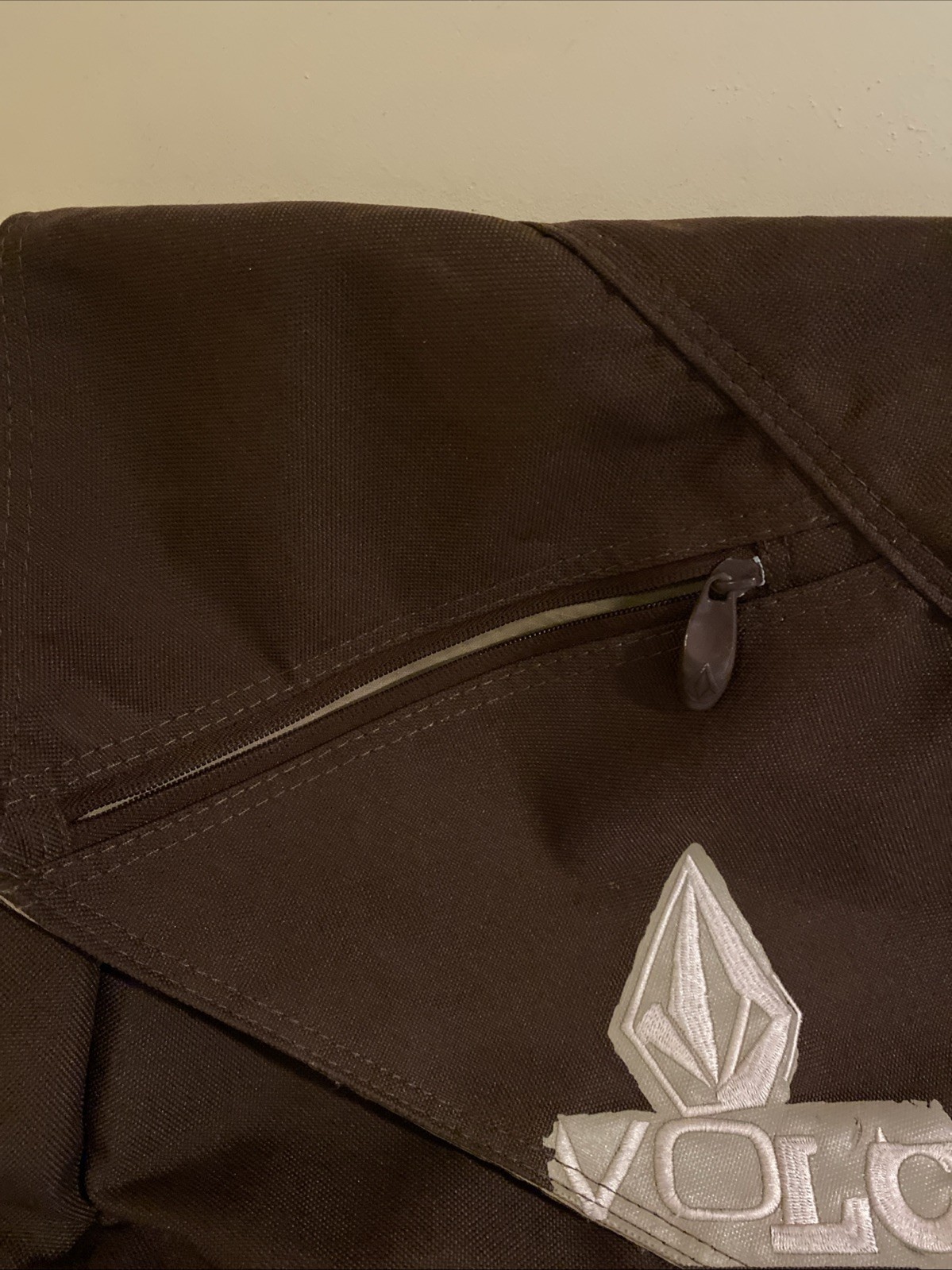 Volcom Messenger Bag Brown Canvas Flap Crossbody Strap Vintage Skateboard Style