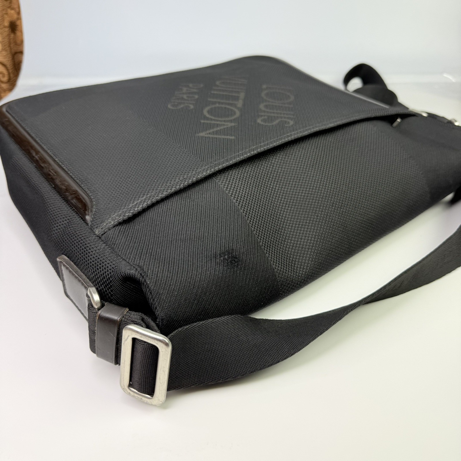 LOUIS VUITTON Damier Geant Messenger Crossbody Messenger Shoulder Bag