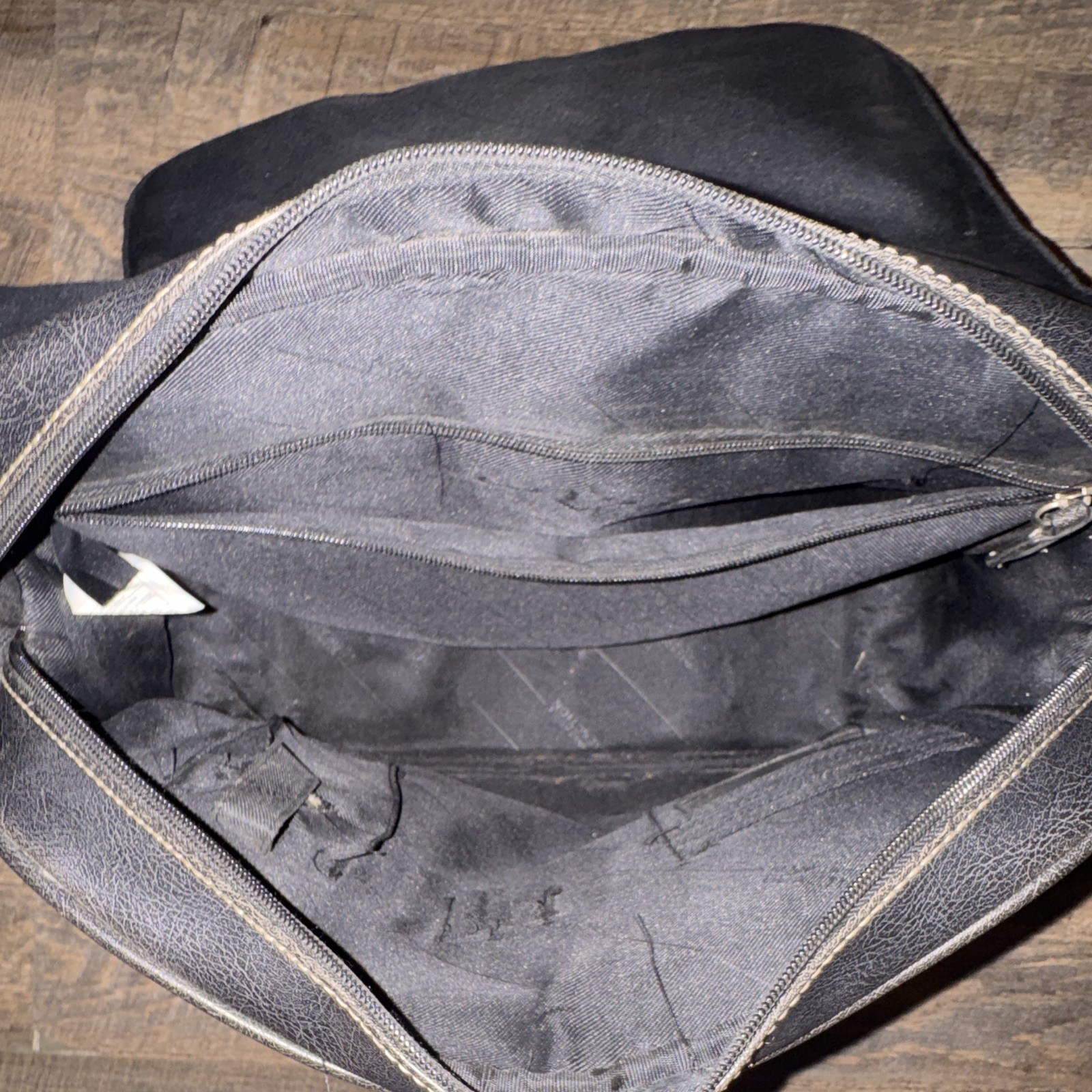 Kenneth Cole Reaction Men’s Black Messenger Bag Buckle Flap Zip, Adj Strap