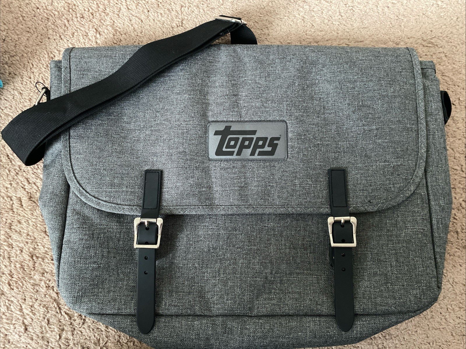 TOPPS Messenger Bag Grey W Black Strap NWOT Magnetic Opening Straps