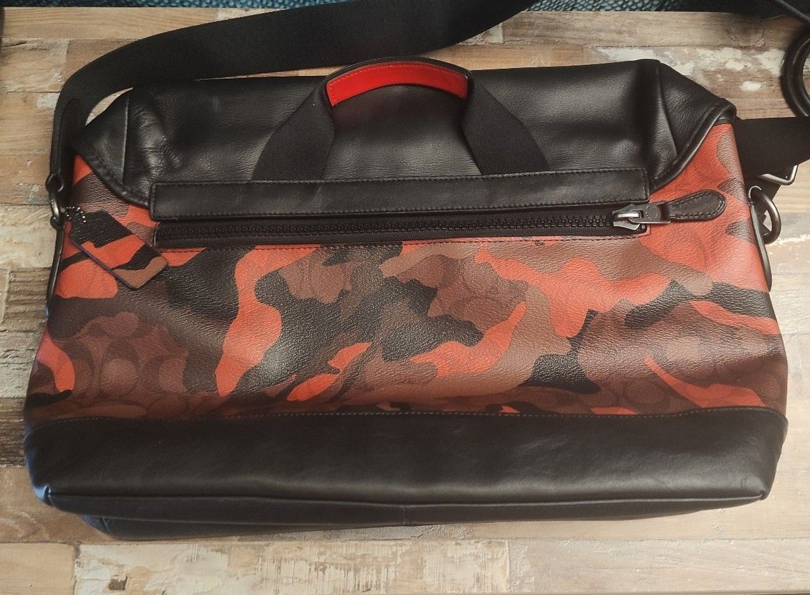 Authentic Coach Men’s Messenger Crossbody Bag Red Camo Leather Black Canvas