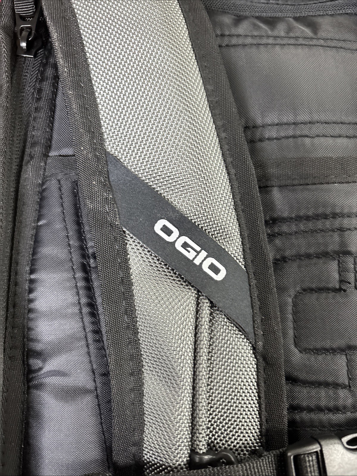 Ogio Metro Ballistic Backpack w/ Laptop Sleeve 711107 – New ROGUE GREY