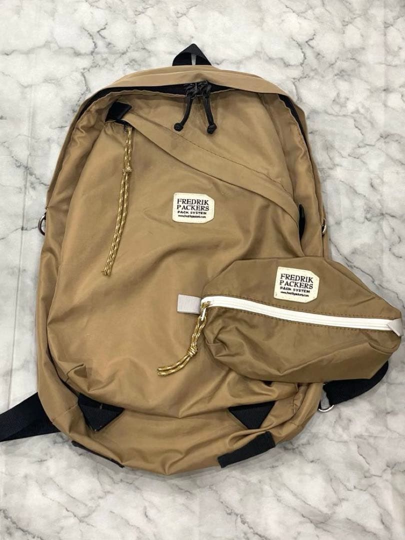 Frrik Pers Beige Pouch