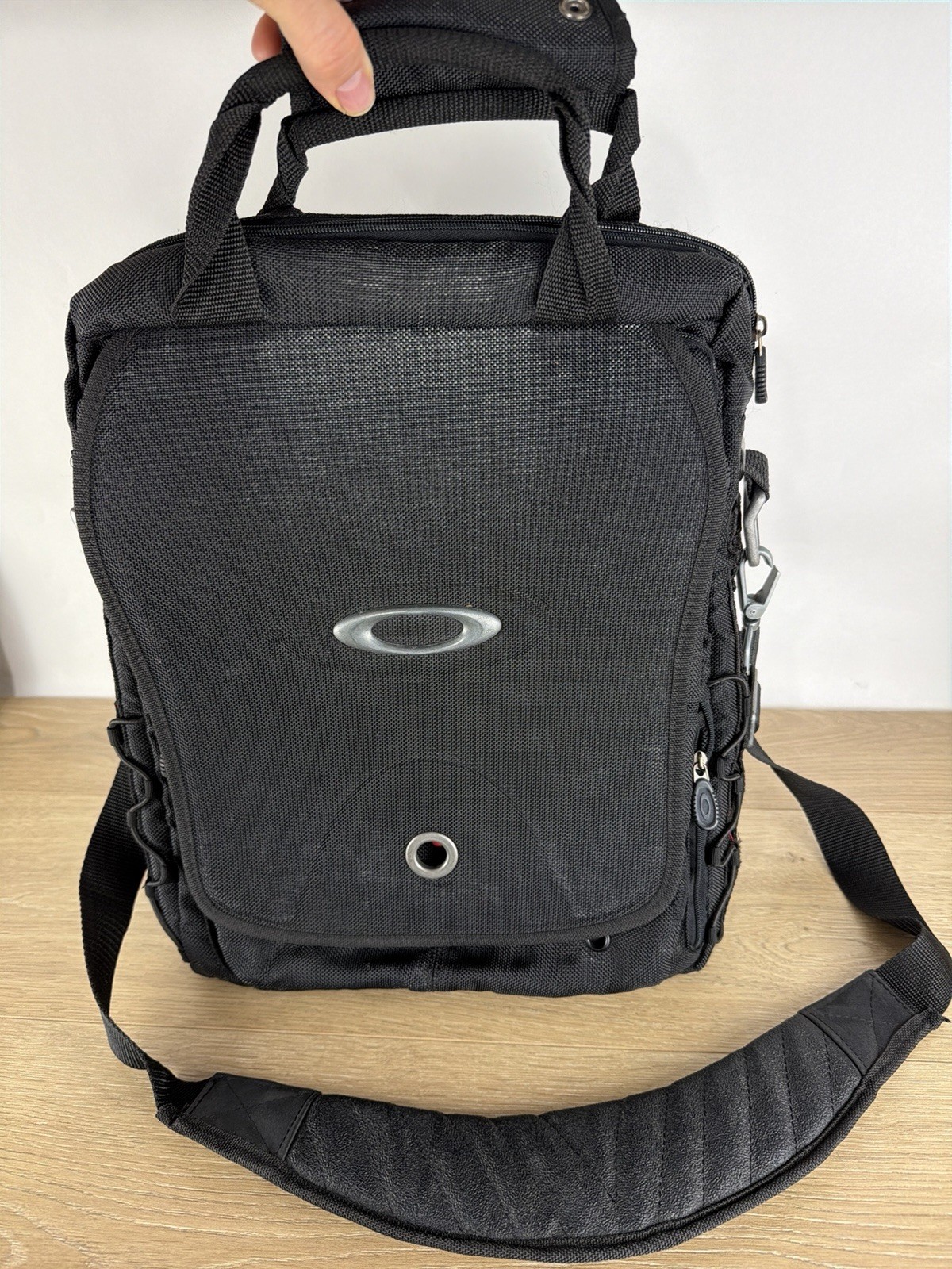 Oakley Tactical Field Gear Vertical Messenger Day Pack Laptop Bag Black Vintage