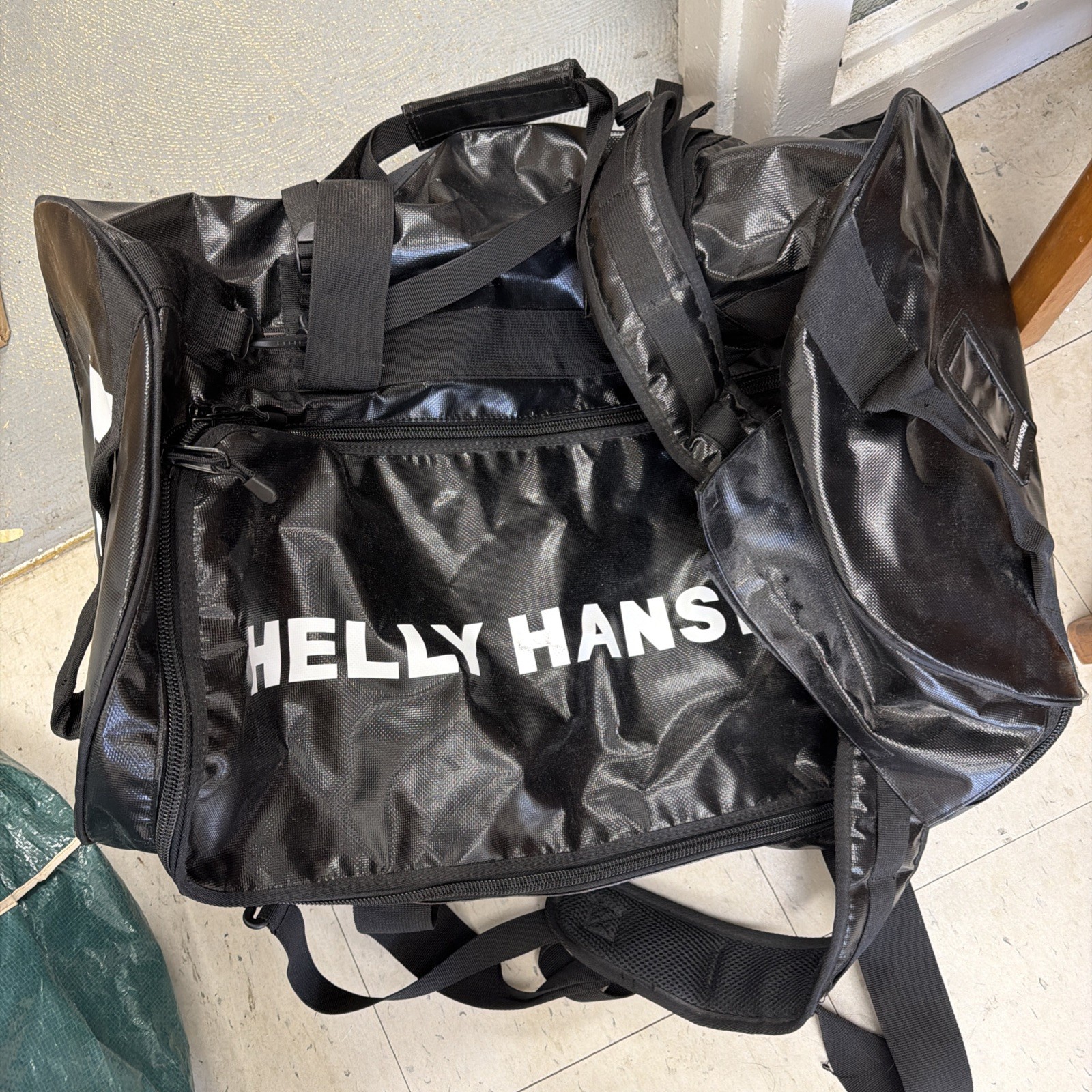 Helly Hansen Duffel Bag Large Water-Resistant Heavy-Duty Shoulder Strap Rucksack