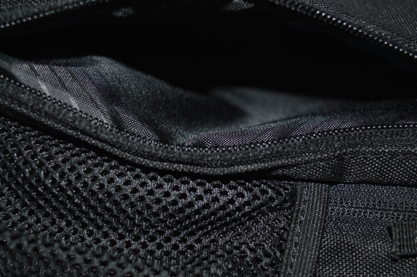Rare Oakley Software Backpack Skull Bones Tag Black Vintage Y2K