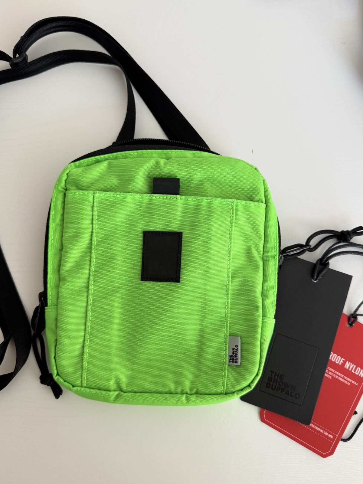 New The Brown Buffalo Conceal Sling Lime Green STORMPROOF Nylon Crossbody Sample