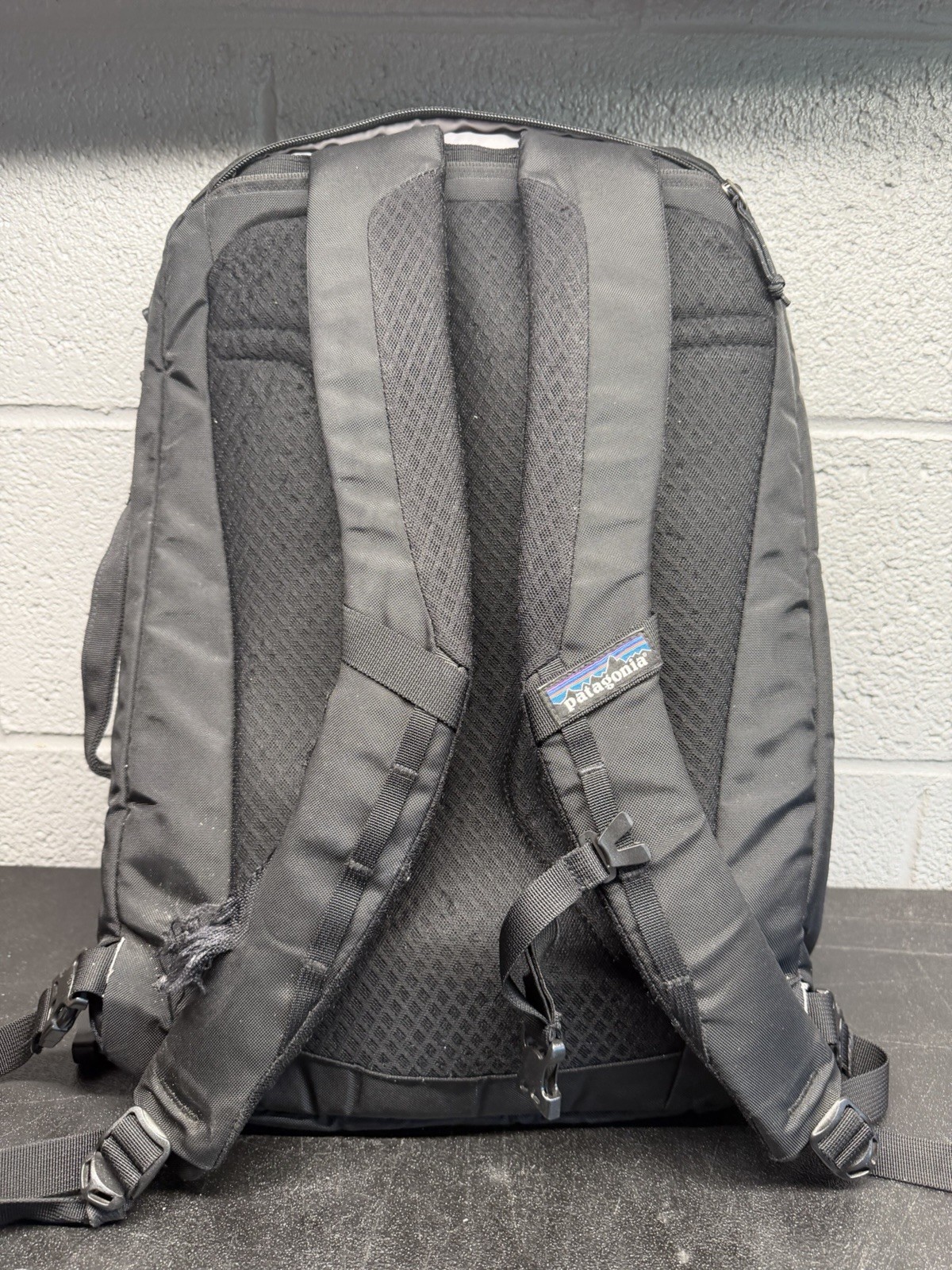 Patagonia Tres 25L Convertible Backpack Briefcase Laptop Travel Bag Black