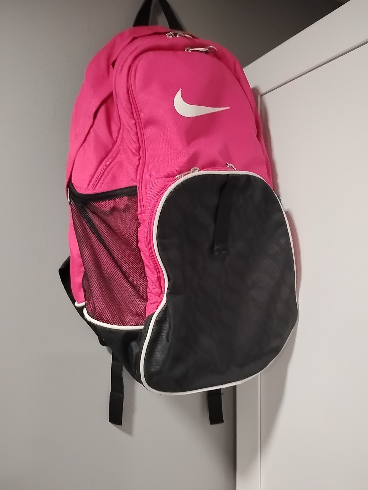 Nike Brasilia 6 XL Backpack Gym Bag Pink Black White 4 Sets Zippers